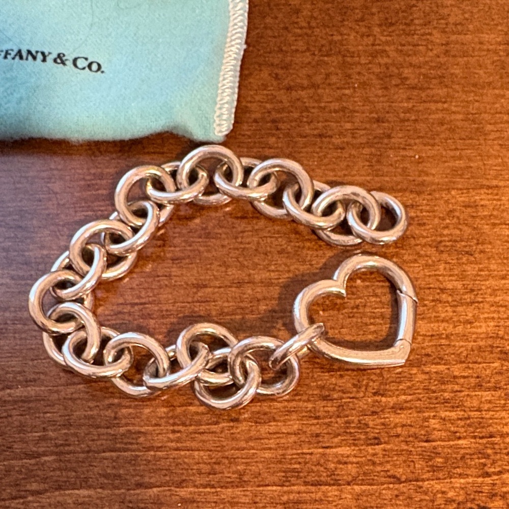 Tiffany & Co. Silver Heart Link Bracelet - Picture 4 of 7